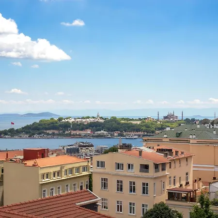 Taksim Vucino Beyoglu Istiklal Caddesi * Istanbul